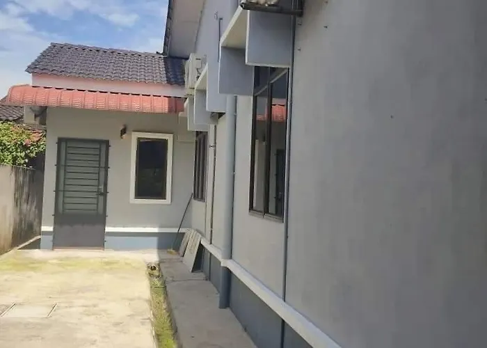 Aslam\'S Homestay